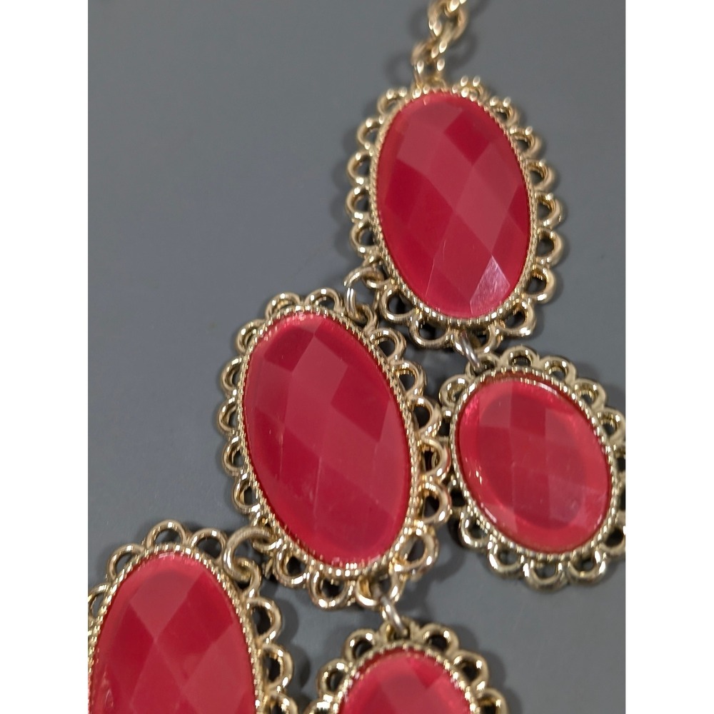Berry Pink Statement Necklace Faceted Acrylic Gold Tone 21in Bib - Picture 5 of 8